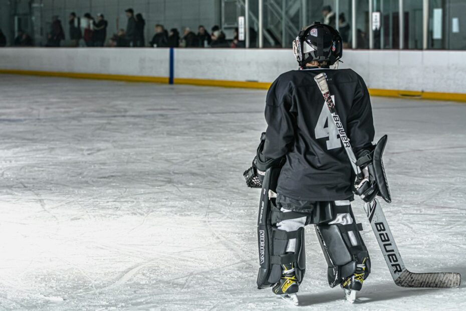 Goalie Coach Gail U7-U9 female Goalie skating lesson